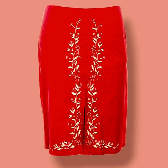 ❤️Embroidered Knee Length/Midi Red Skirt by Autograph New York - Picture 2 of 6